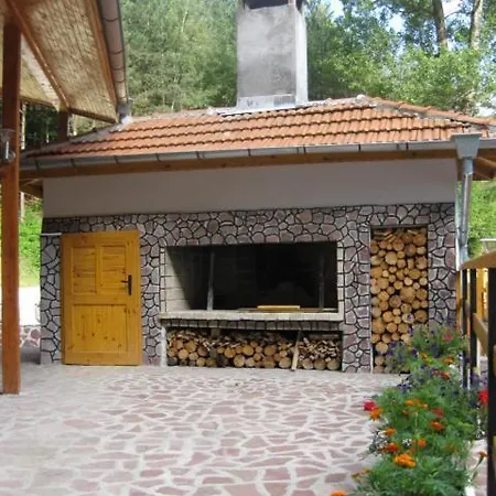 Здравен курорт Orlova Skala Holiday Village 2*
