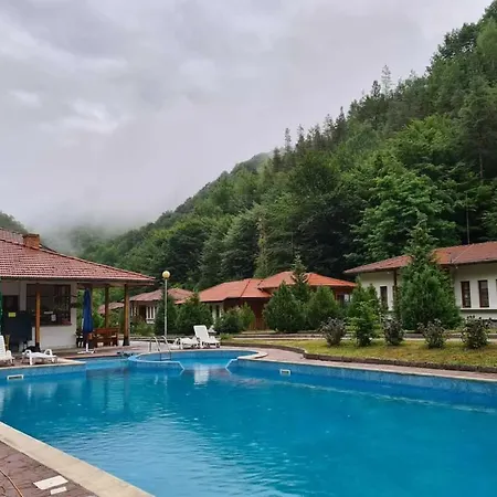 Orlova Skala Holiday Village Lopyan